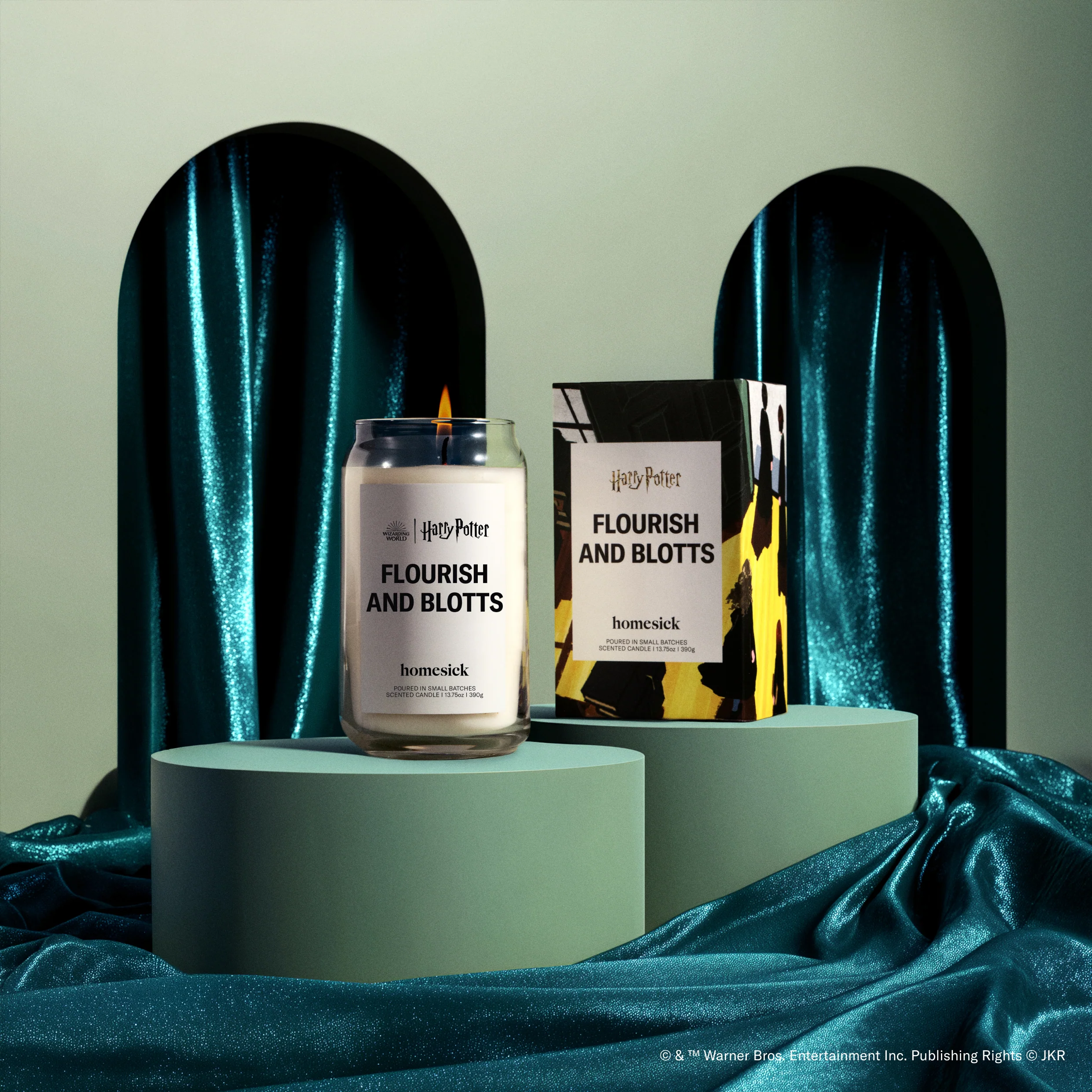 Harry Potter™ Flourish and Blotts Candle - Image 2