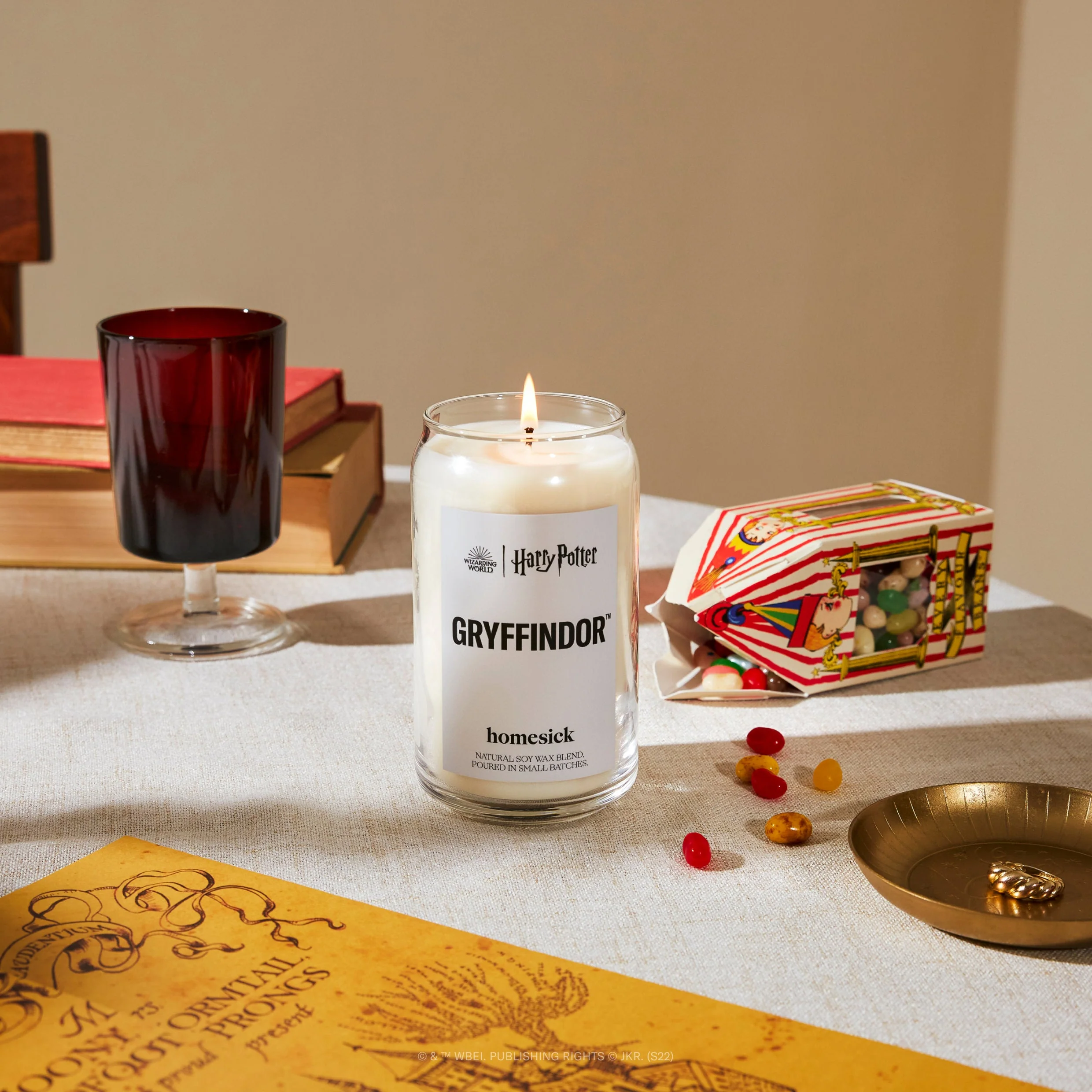 Harry Potter Gryffindor™ Candle - Image 3