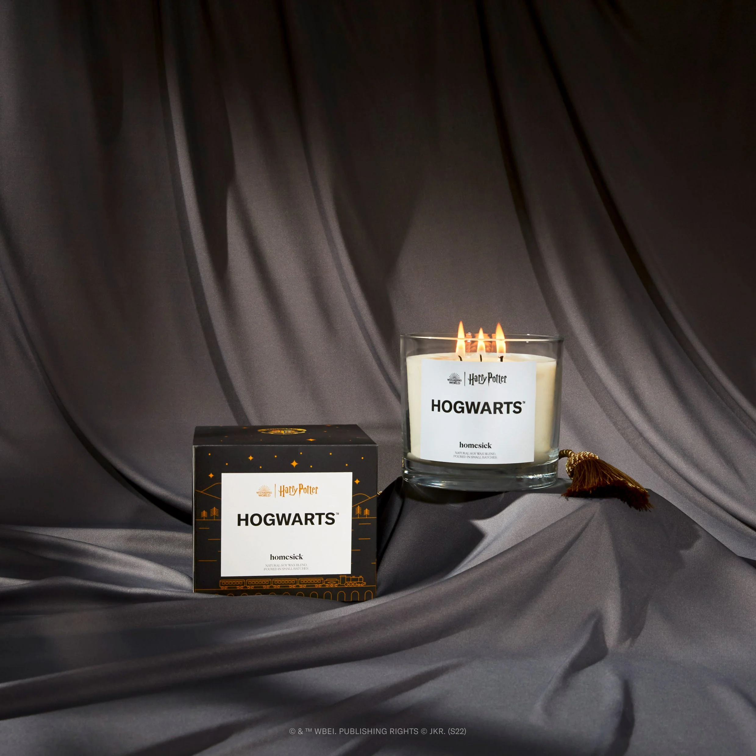 Harry Potter Hogwarts™ 3-Wick Candle - Image 3