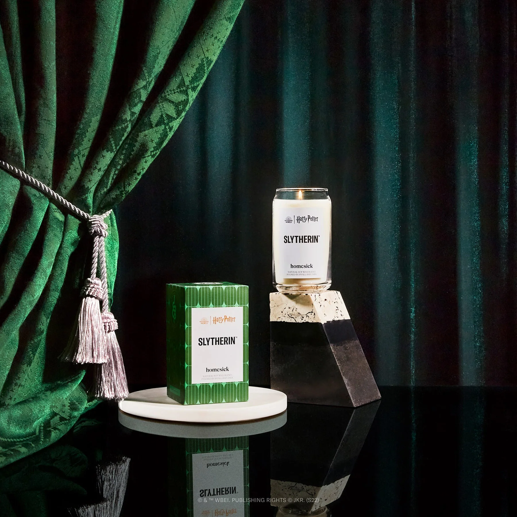 Harry Potter Slytherin™ Candle - Image 3