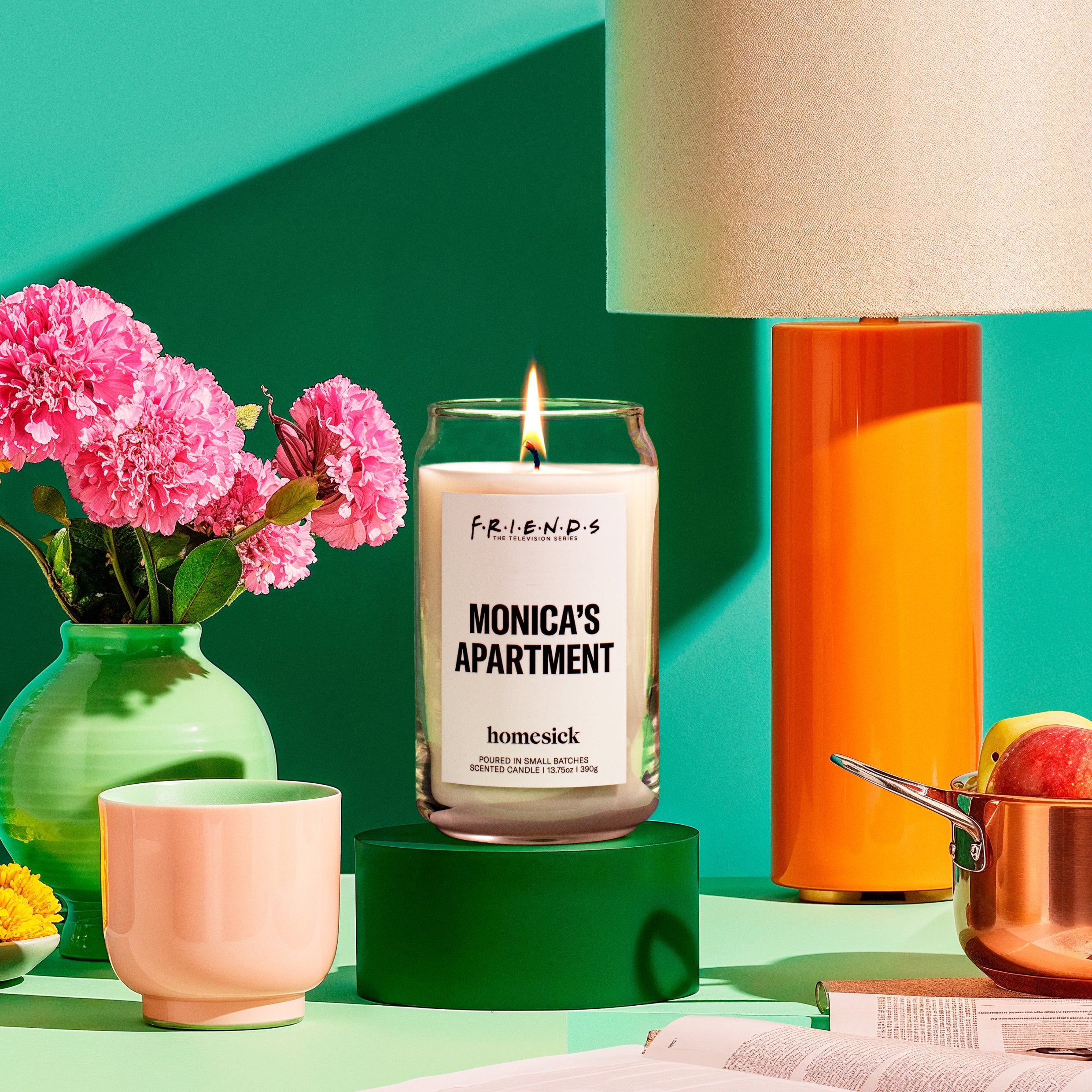 FRIENDS™ Monica's Apartment Candle - Image 3